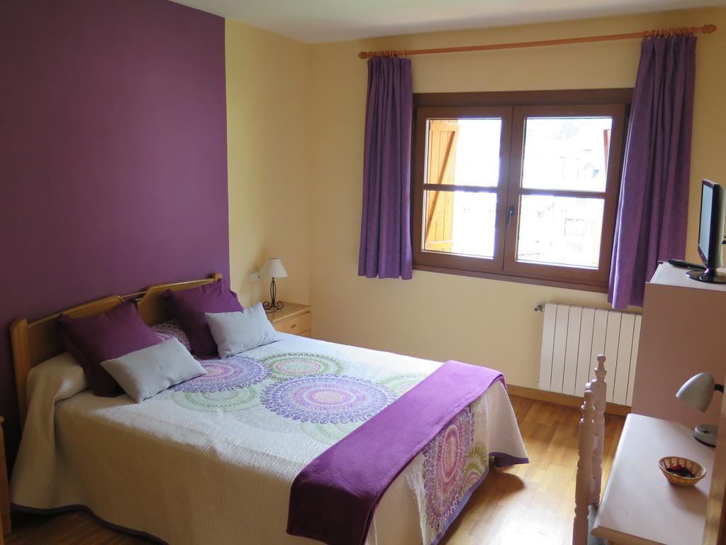 Apartaments El Ribal Valencia D'Aneu Eksteriør bilde